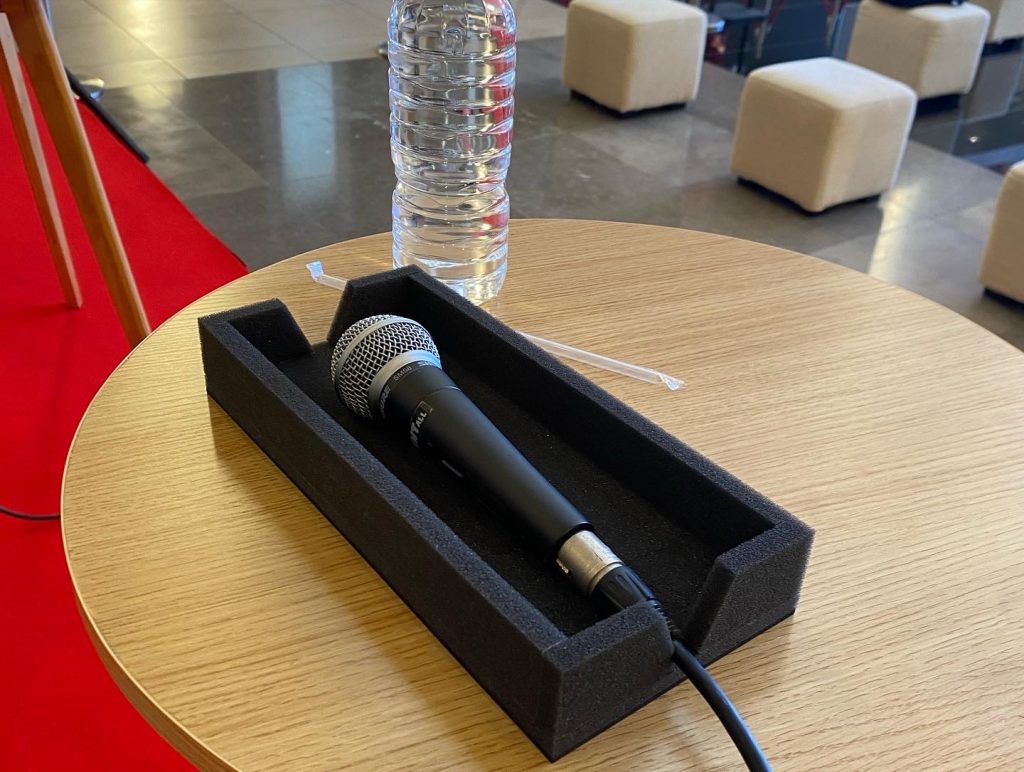 卓上マイク受け